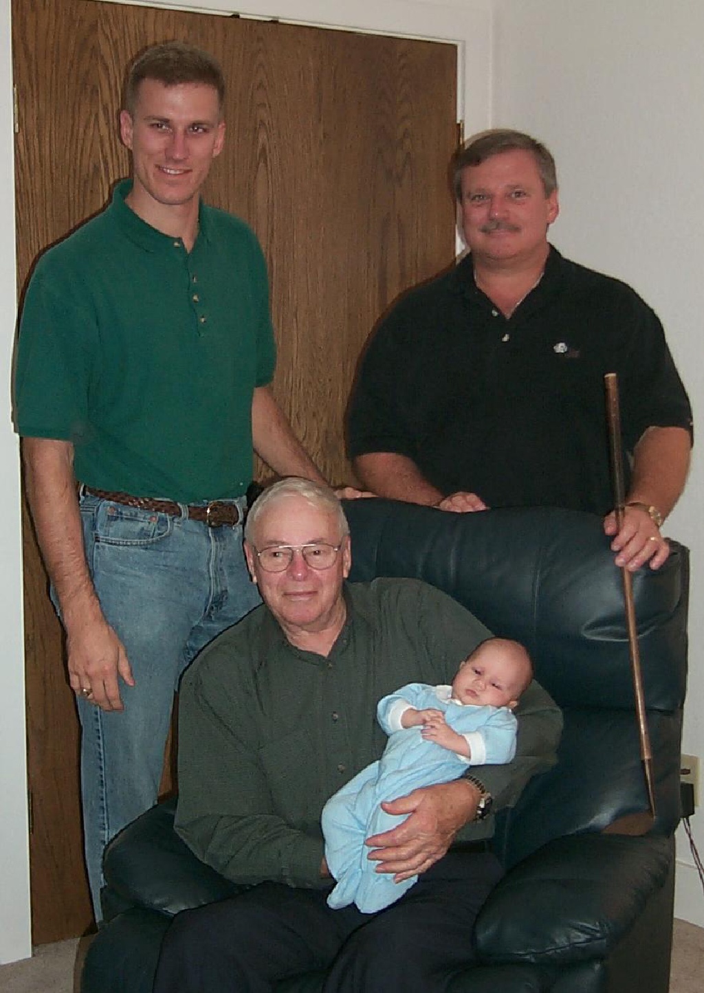 Gramphi Remembered/1024x768_1999-11-25-Thanksgiving-4Generations-3.JPG